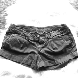 American Eagle SZ 2 gray stretch short shorts